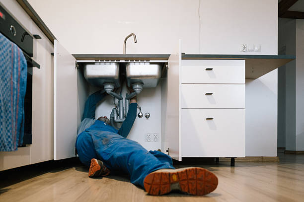 Professional Leak Detection technician working in Pine Island, NY